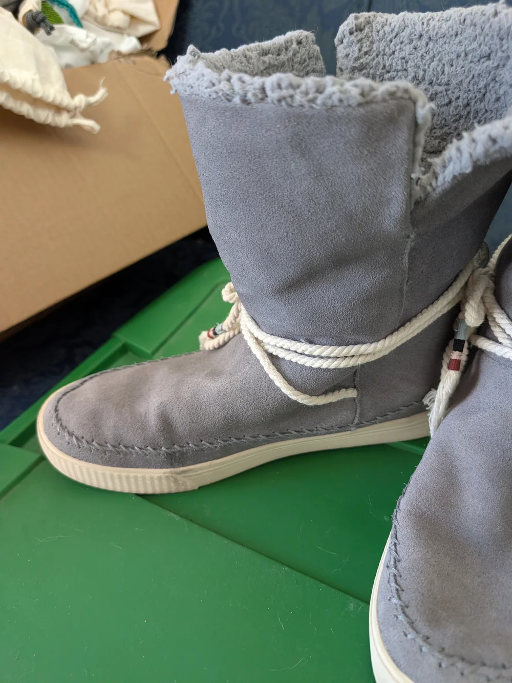 Toms Women's Fleece-Lined Gray Suede Boots